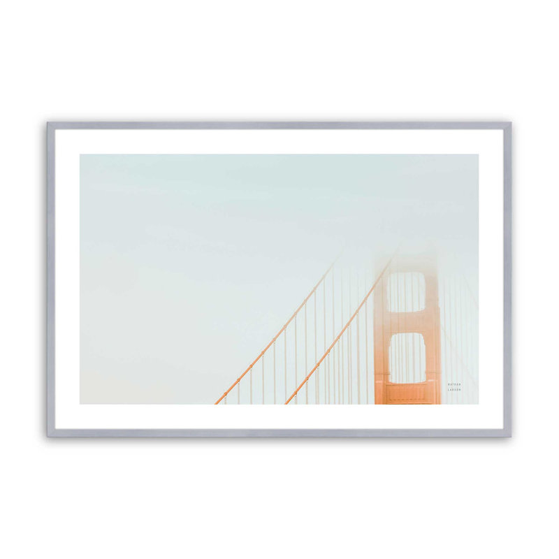 Impression suspendue dans la brume matinale, H 25,25 po x l 37,25 po, Cadre en chrome poli
