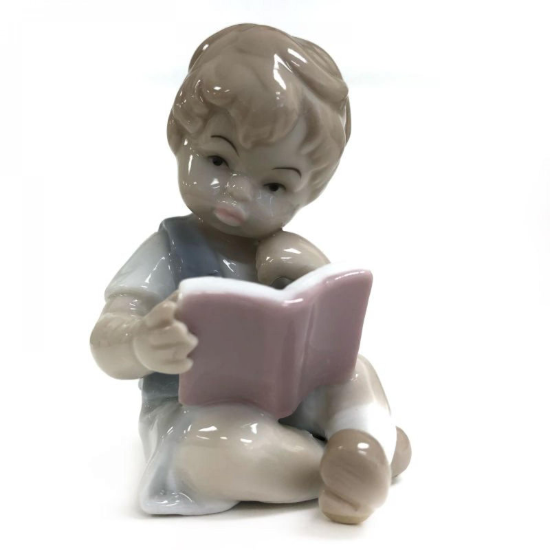 Figurines et sculptures de nurten