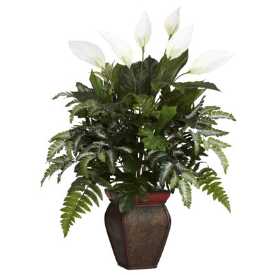 Centre de table mixte dans un vase