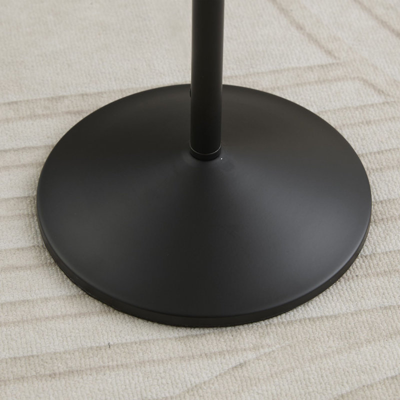 Lampe sur pied DEL Sophia avec motif ondulé sculptural et interrupteur au pied Sophia, Noir