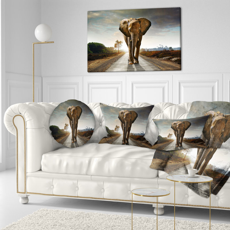 «Single Walking Elephant», reproduction de photo sur toile tendue, Sans cadre en métal, H 34 po x l 44 po
