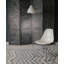 Tapis en laine à motif de chevrons à motif zigzag abstrait gris clair et blanc fait à la main Acworth-34787035