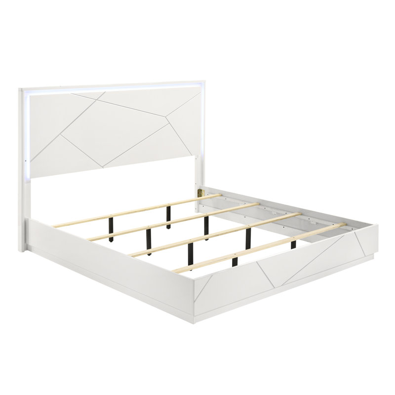 Grand lit avec tête de lit géométrique et éclairage à DEL intégré. Finition laquée ultrabrillante sur bois stable pour chambre à coucher de style contemporain