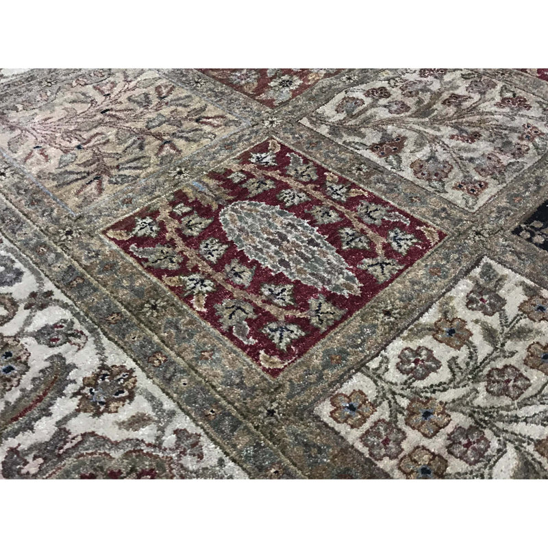 Wool Oriental Area Rug in Brown/Ivory/Burgundy