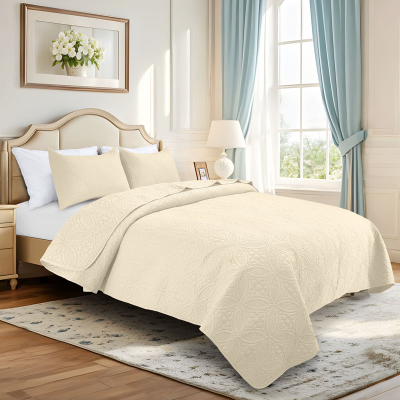 Modern & Contemporary Polyester Machine Tufted Geometric Shapes Quilt Set, Beige Geometric Shapes