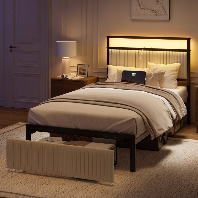 Cadre de lit rembourré avec 2 tiroirs de rangement Antioch, lit plateforme moderne avec station de charge et lumière DEL, aucune boîte à ressorts nécessaire