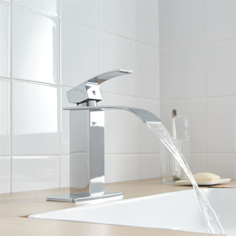 Single-handle Bathroom Faucet with Drain Assembly, Chrome