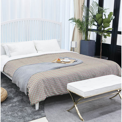 Polyester Baffle Box Stitch Geometric Comforter