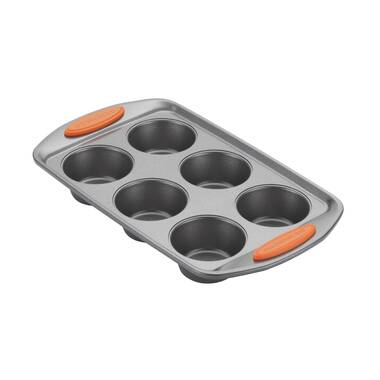 Symple Stuff Augu 7 Cup Cast Iron Muffin Pan with Lid & Reviews