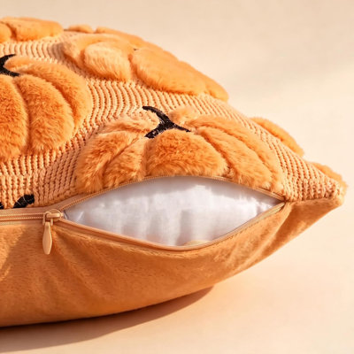 Housses de coussin automnales citrouille, lot de 2, 45 x 45 cm, orange, douce fourrure synthétique, décorations d'automne pour la maison, Thanksgiving et les récoltes d'automne, coussins pour véranda, canapé, lit ou salon