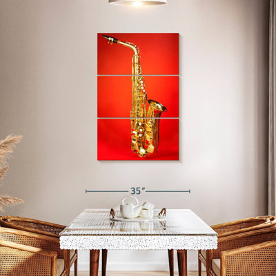 Abarca Saxophone On Red