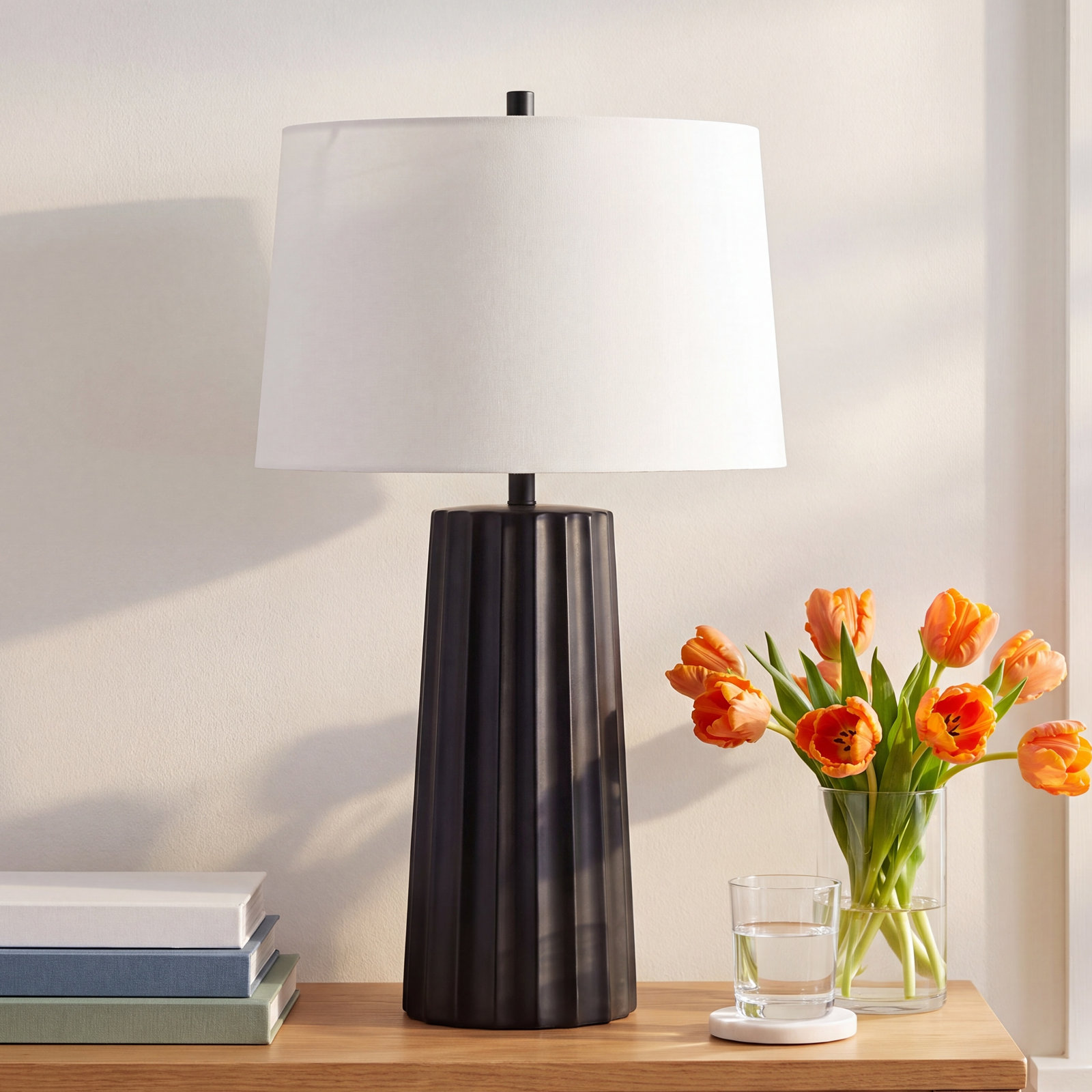 Ariyha Resin Table Lamp