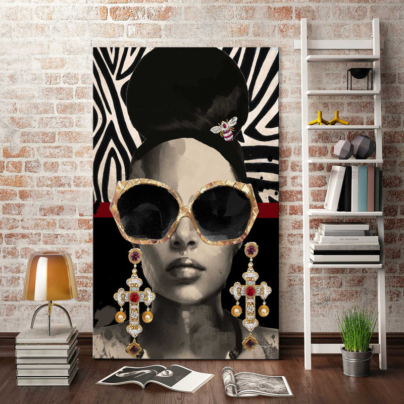 «Afrique Model 4 (Vertical)» par Jodi - impression, Toile tendue, H 30 po x l 18 po, Sans cadre