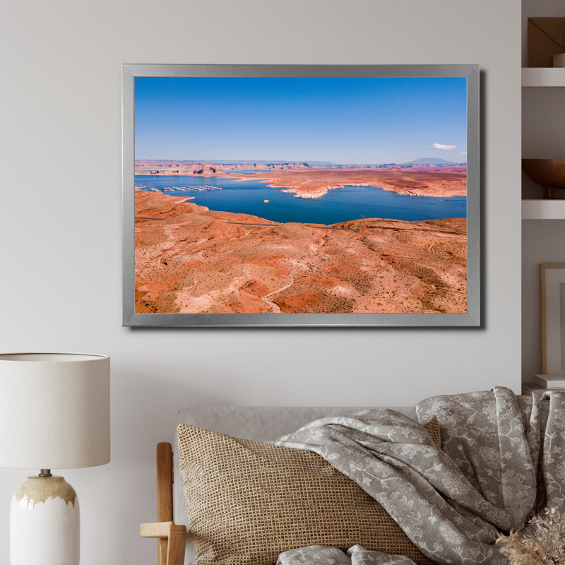 Vue aérienne du lac Powell, H 30 po x l 40 po x P 1,5 po, Cadre photo argenté