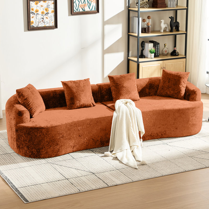 Canapé incurvé en chenille orange avec 3 coussins, assise profonde et confortable idéale pour les petits appartements, aucun assemblage requis, rembourrage en mousse à mémoire de forme, parfait pour le salon, et convient aux animaux de compagnie.