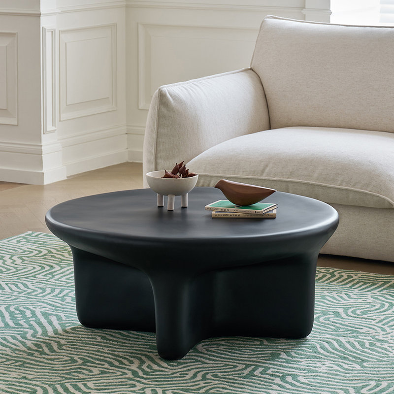 Table à thé ronde de style moyen-antique., Noir