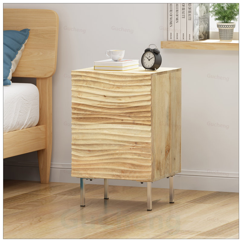 Table de chevet en bois de manguier fabriquée à la main avec un design et un rangement Wave unique, parfait pour les intérieurs modernes et artistiques.