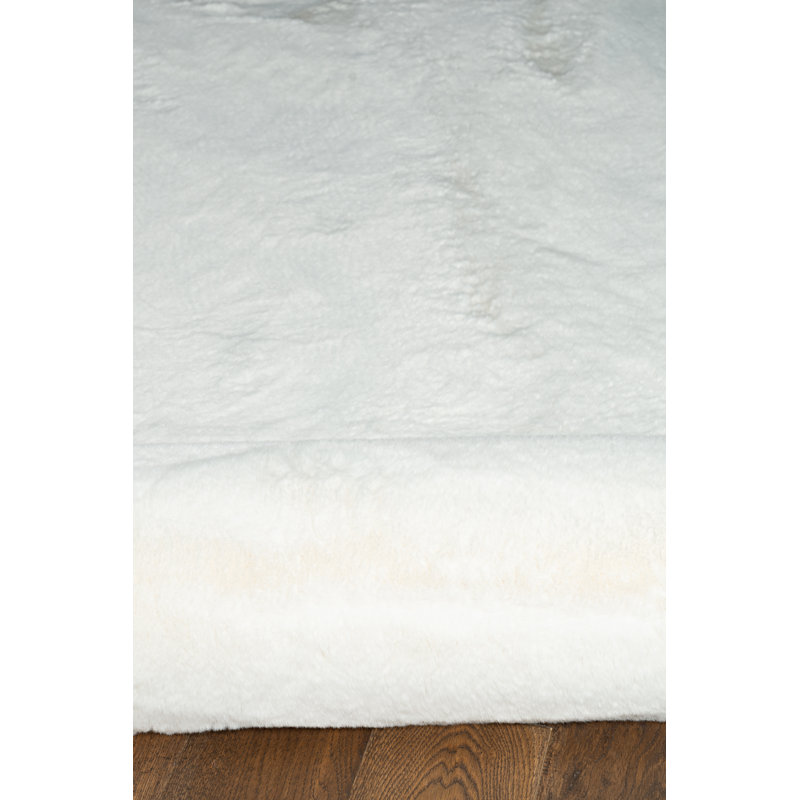 Jalissia Faux Rabbit Fur Hand Tufted Solid Color Rug, Rectangle 3' x 5'