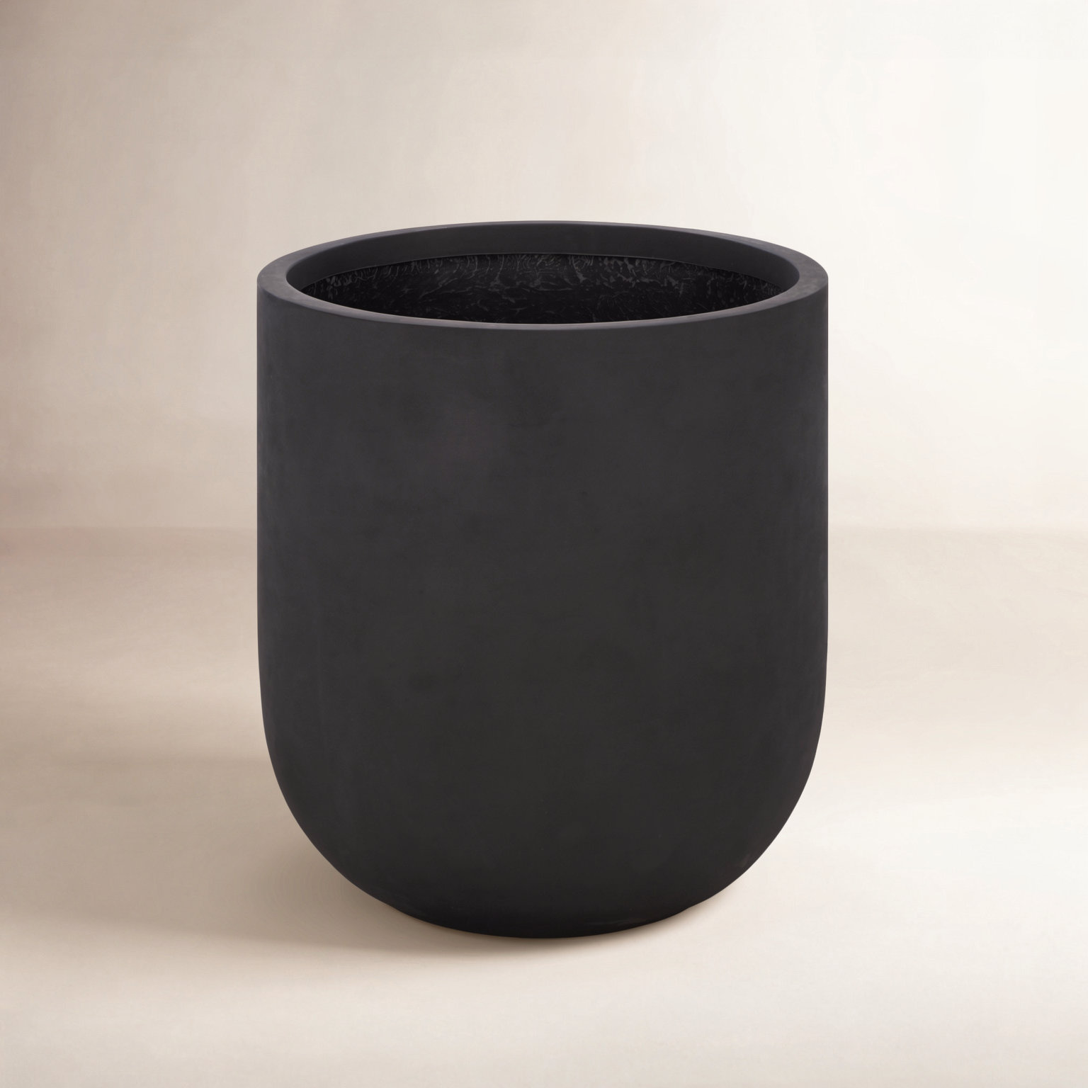 22" Pot Planter, Black