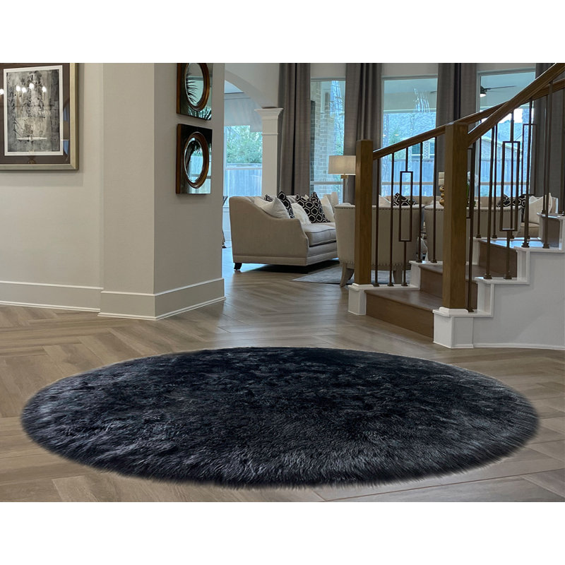 Mar Vista Faux Sheepskin Indoor Rug, Oval 12' x 14'