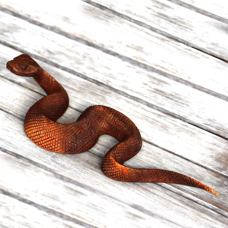 Sculpture en bois de serpent Slithering