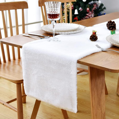 Chemin de table de Noël Chemin de table en fausse fourrure blanche enneigée
