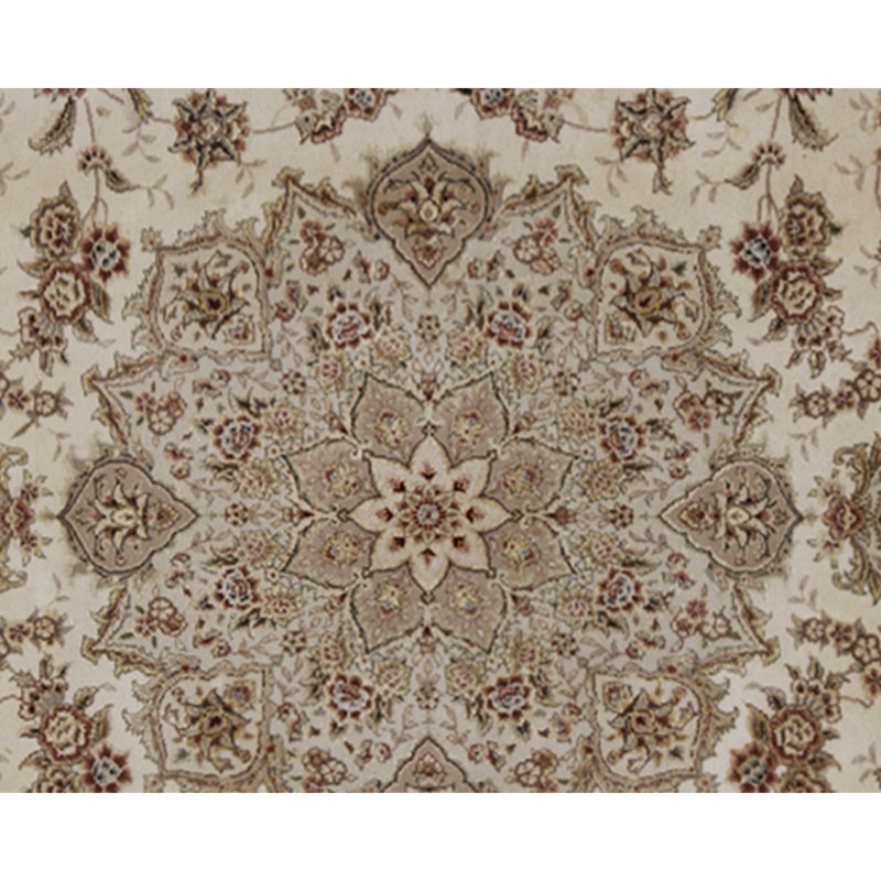 Hand Knotted Oriental Area Rug in Ivory