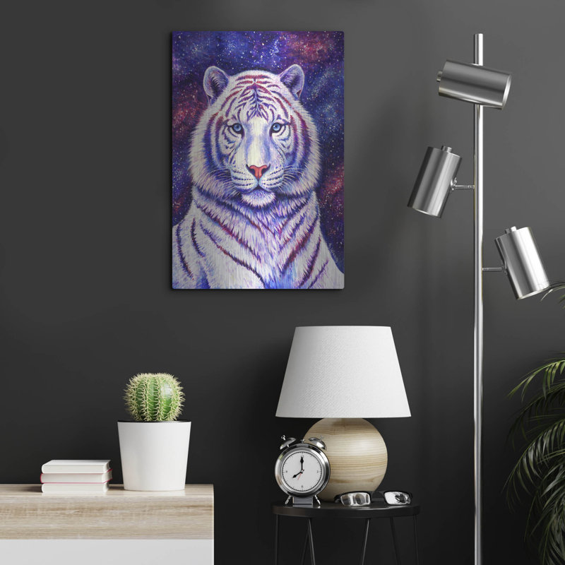 «Parmi les étoiles - tigre blanc cosmique» par Rebecca Wang, art mural en métal, H 24 po x l 16 po