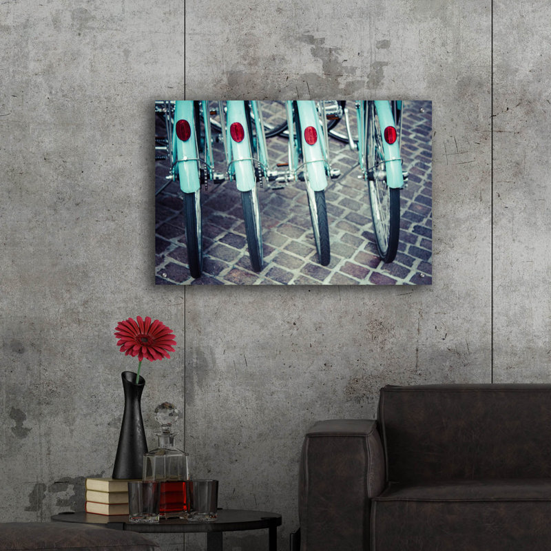 «Bicycle Line Up 1» par Jessica Reiss, H 24 po x l 36 po x P 0,2 po
