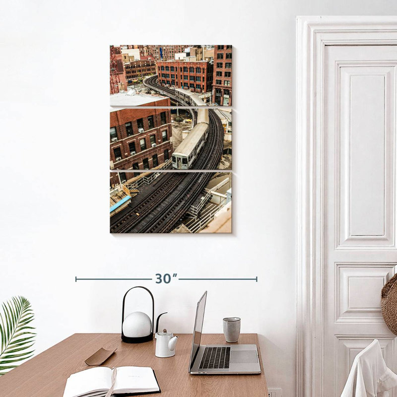 Sireci Chicago Train, 32" H x 20" W