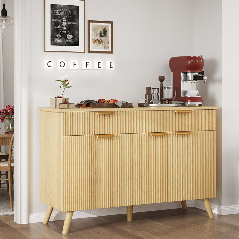 Buffet moderne cannelé avec tablettes réglables