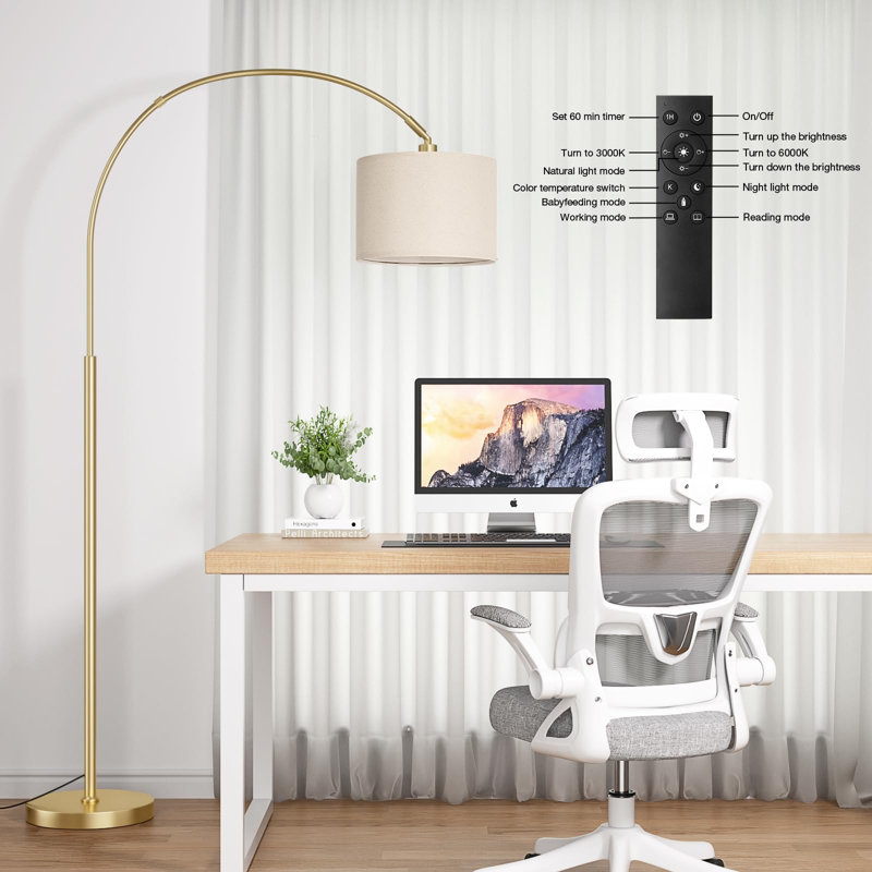 Lampe sur pied à arc à intensité variable avec télécommande, lampe de lecture arquée avec tête rotative, température de couleur et luminosité réglables, sur le canapé (beige foncé et or)