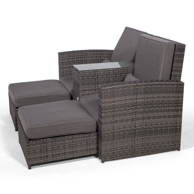 Duenweg Long Double Chaise with Cushions and Table