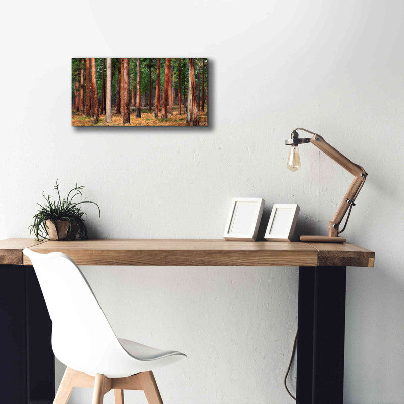 «Ponderosa Trunks» par Thomas Haney, estampe numérique sur toile, H 12 po x l 24 po x P 0,75 po