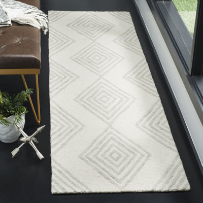 Debron Hand Tufted Wool Geometric Rug