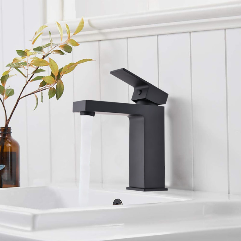 Single-Hole Single-handle Bathroom Faucet with Drain Assembly, Matte Black