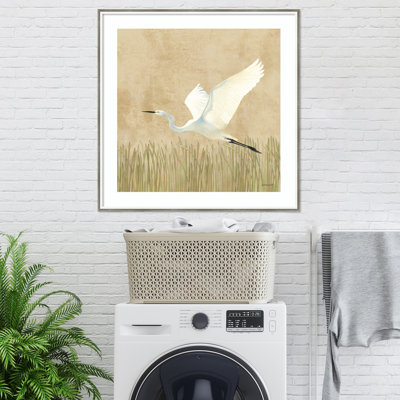 «Egret Alighting II» par Kathrine Lovell, reproduction d'art encadrée en bois