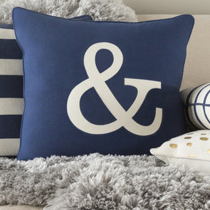 Housse de coussin en coton Manylath, H 18 po x l 18 po, Bleu marine/blanc, Polyester / Bourre en polyester