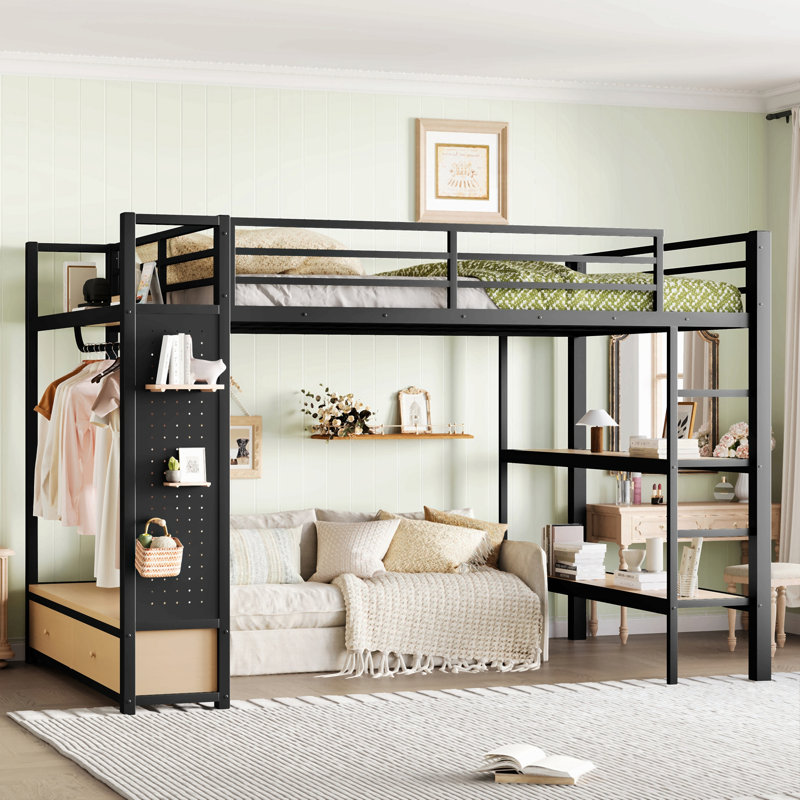 Structure de lit mezzanine avec garde-robe, lit mezzanine en métal avec tablettes de rangement et panneau perforé