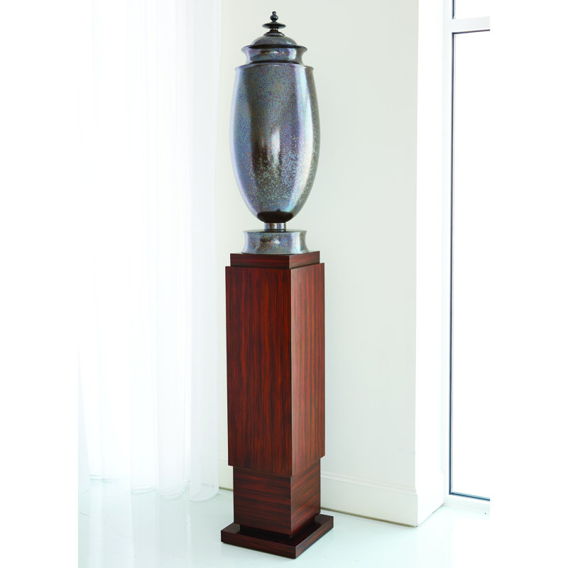 Single Skyscraper Pedestal