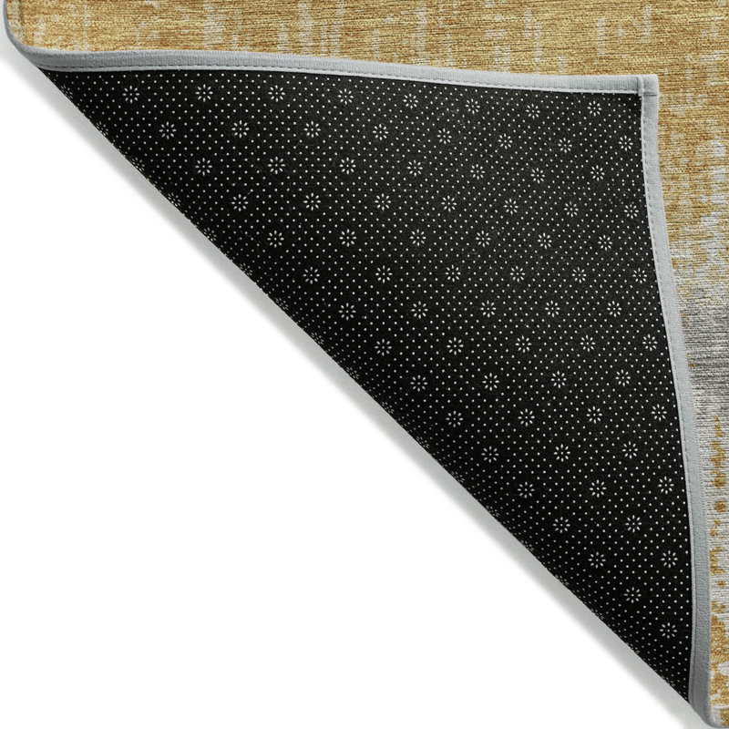 Tapis doré intérieur / extérieur Chayden Chantille ACN1013, Rectangle 2 pi 6 po x 3 pi 10 po