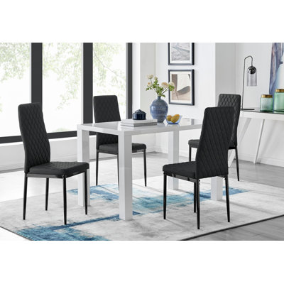 Scottsmoor 4 - Person Dining Set