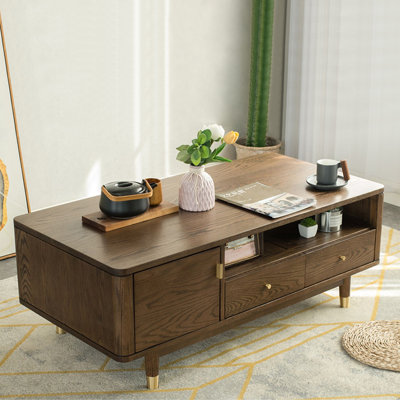 Table basse à quatre pieds avec rangement