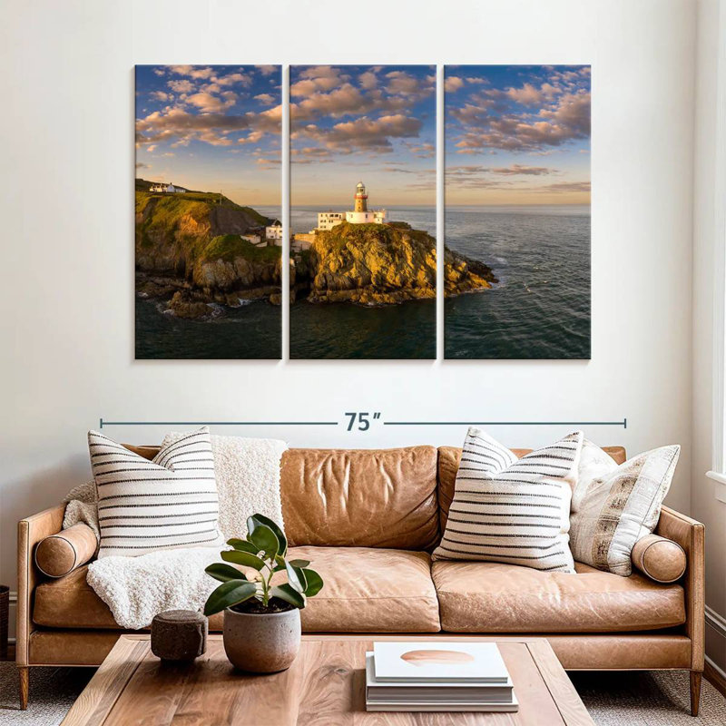 Phare Aletra Berry sur une falaise, H 42 po x l 65 po