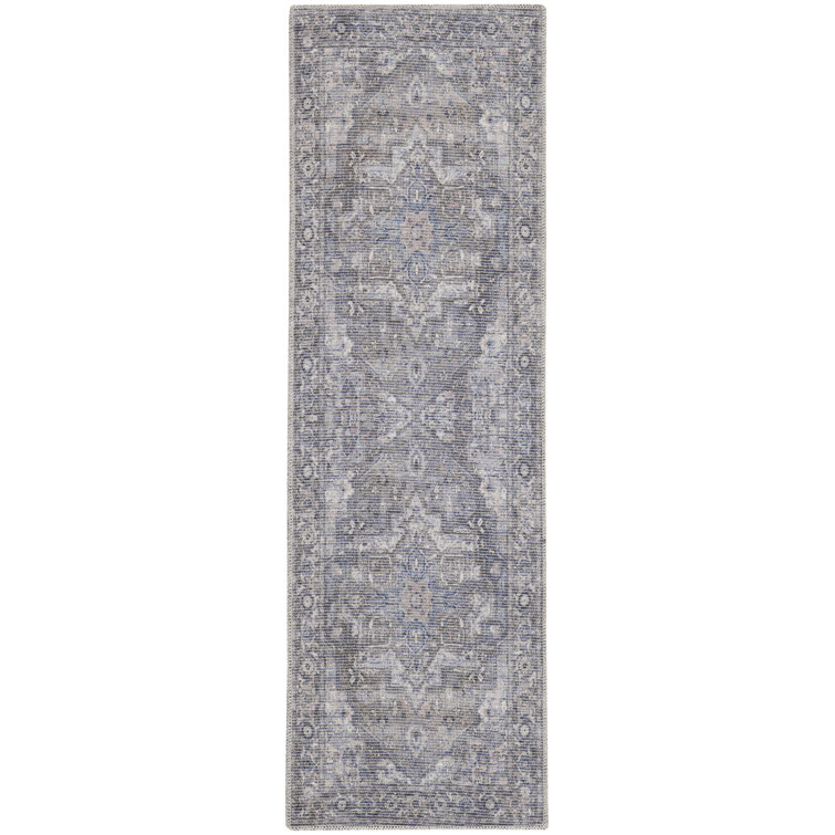 Lyiah Oriental Machine Washable Polyester Area Rug in Gray