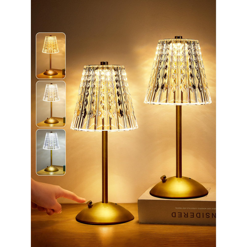Lampe de table en métal Kutsal