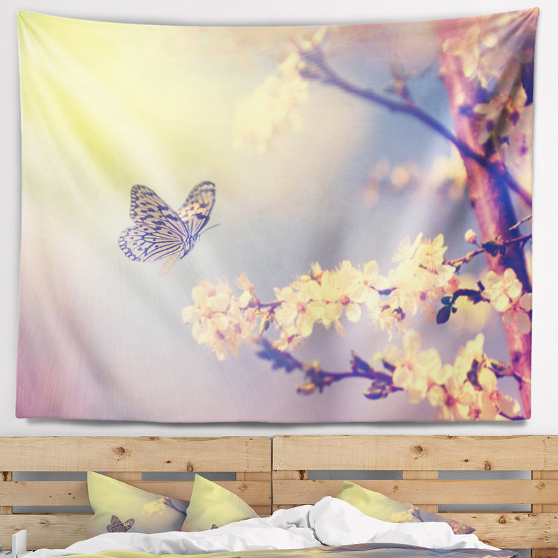 Tapisserie de l’arbre en polyester et papillon des cerises en polyester avec accessoires suspendus inclus, H 32 po x l 39 po