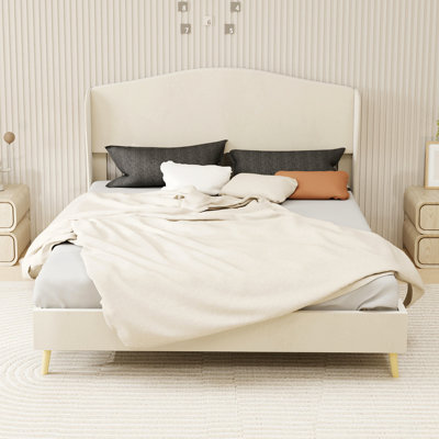 Lit tapissier en velours - Rehausse la chambre principale avec une touche luxueuse et paisible. La structure robuste assure un sommeil paisible, alliant luxe et confort en un seul