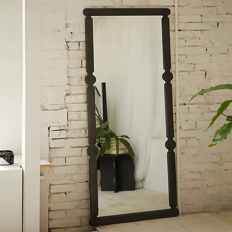 Miroir français en bois massif rétro avec cadre noir, 66.93" H x 27.56" W
