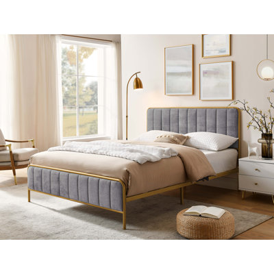 Structure de lit tapissier avec tête de lit capitonnée et tissu durable Sylvara